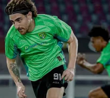 Debut Dejan Tumbas di Persebaya: Gol Dianulir dan Tantangan Bangkit di BRI Liga 1